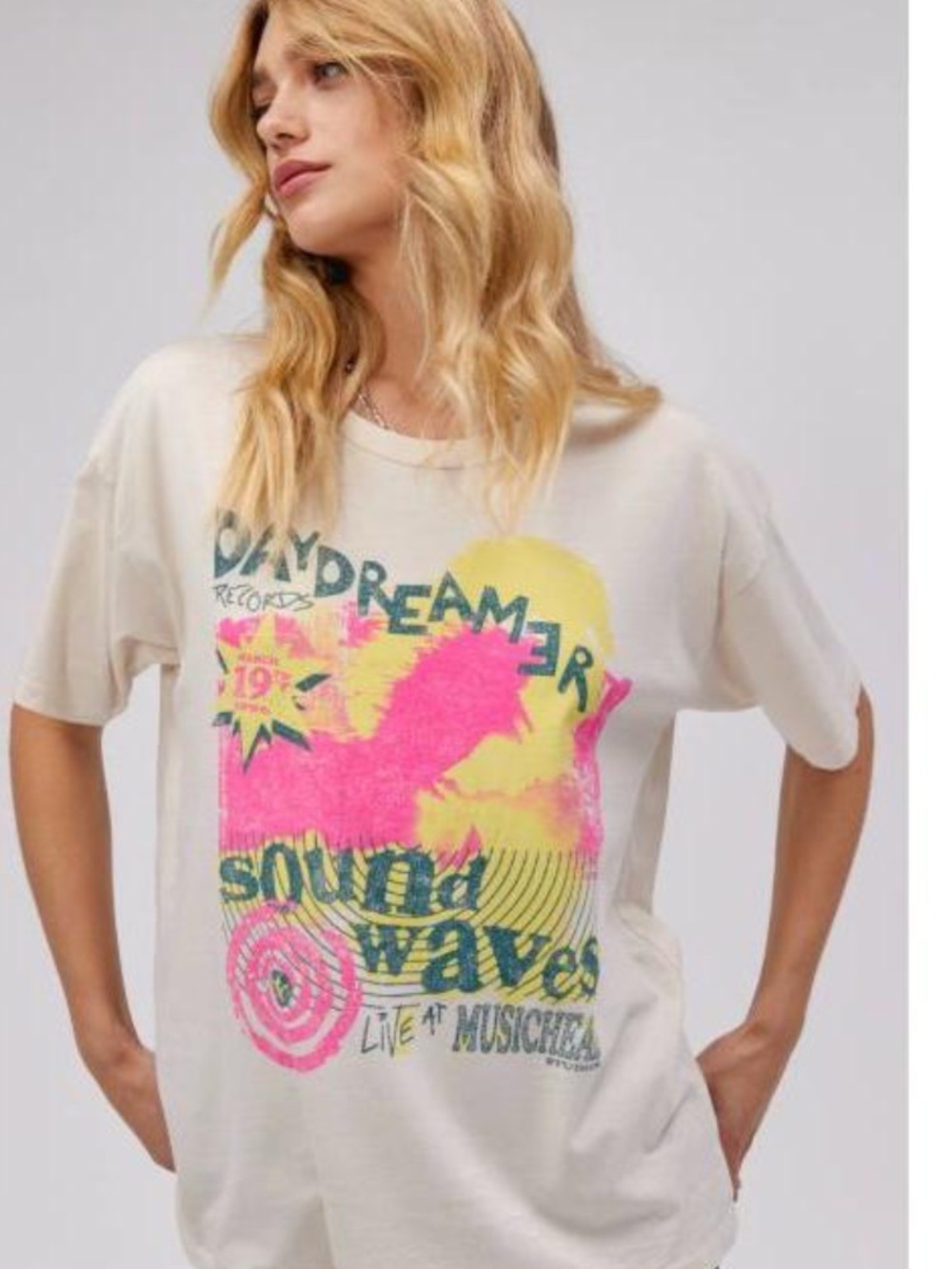 Daydreamer Graphic Short Sleeve Tee White & Pink Large